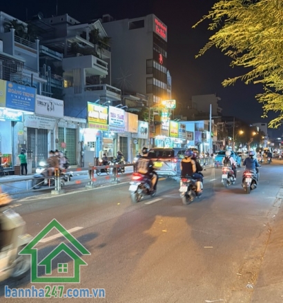 MẶT TIỀN TRƯỜNG CHINH – KINH DOANH CỰC ĐỈNH – 4 TẦNG – 6PN – CHỈ VIỆC VẬN HÀNH Đường Trường Chinh – lộ giới 20m có lề – kinh doanh ngày đêm siêu sầm uất. 
