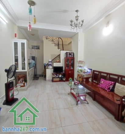 CHỈ 4.8 TỶ – NHÀ 3 TẦNG BTCT – GẦN TRƯỜNG CHINH – SÂN BAY TÂN SƠN NHẤT – 40M² – NHÀ MỚI Ở NGAY Diện tích: 40m² – kết cấu 1 trệt 2 lầu BTCT – 2PN – 3WC