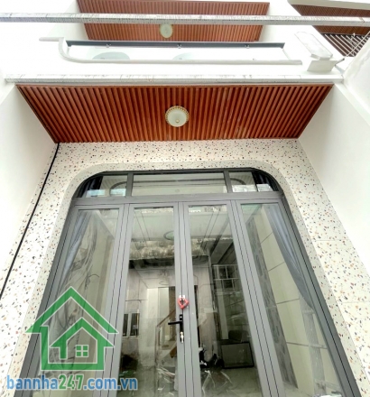 NHỈNH 4 TỶ – NHÀ MỚI 2 TẦNG – GẦN NGÃ TƯ BỐN XÃ – GIÁP TÂN PHÚ, QUẬN 6 - 3 PN – 3 WC * Diện tích: 55,1m² (4,05 x 16,26m) * Kết cấu: 1 trệt 1 lầu, nhà mới – xách va li và ở ngay