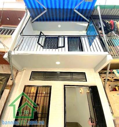 CHỈ 5,25 TỶ – TRẦN PHÚ, Q5 – 3 TẦNG – Ở NGAY – VỊ TRÍ TRUNG TÂM Căn nhà gọn đẹp – vị trí đắc địa – di chuyển cực kỳ thuận tiện! Diện tích: 24m² (3.45 × 7m). Diện tích sử dụng: ~93m². Kết cấu: 1 trệt + 1 lửng + 1 lầu (BTCT kiên cố). Công năng: 2PN – 2WC – 