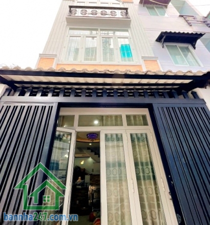 CHỈ 4,5 TỶ (TL) – ĐOÀN VĂN BƠ, QUẬN 4 – 3 TẦNG – 4PN – Ở NGAY Căn nhà trung tâm – giá tốt – phù hợp ở hoặc cho thuê giữ tiền! Diện tích: 35m² (3.5 × 9m) – nở hậu 4m Mob 0933144037