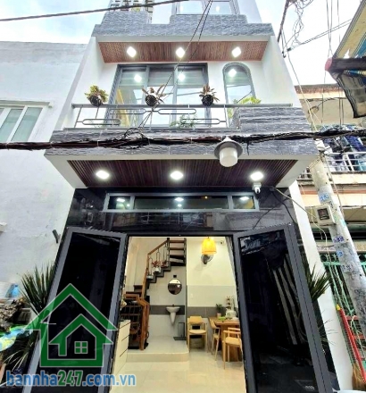 CHỈ 4,85 TỶ – NHÀ 3 TẦNG ĐÚC KIÊN CỐ – HẺM 4M AN NINH – 2PN 3WC Nhà đẹp gọn gàng, công năng đầy đủ, thích hợp gia đình trẻ mua ở ngay. Diện tích: 3.7 x 5m