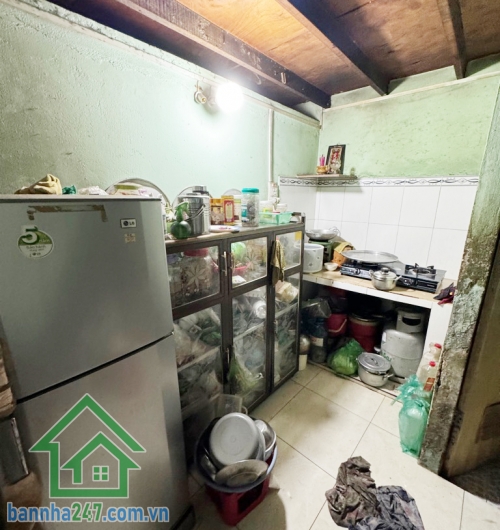 CHỈ 5.2 TỶ – MẶT TIỀN KINH DOANH TRUNG TÂM TÂN PHÚ – 55M² (4X14) – CẤP 4 Diện tích: 4 x 14m, nở hậu nhẹ. Nhà cấp 4 có lửng, hiện đang cho thuê kinh doanh tạp hóa. 