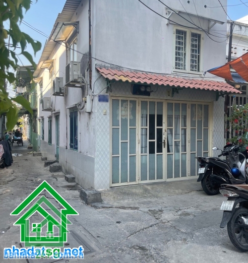 CHỈ 4.6 TỶ – NHÀ LÔ GÓC 2 MẶT HẺM 4M – TÂN PHÚ – 50M² – VỪA Ở VỪA KHAI THÁC CHO THUÊ * Diện tích: 4.1 x 12m, vuông vức. * Kết cấu: trệt, lửng, gồm 3PN, 3WC.