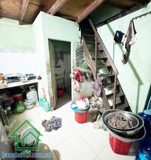CHỈ 5.2 TỶ – MẶT TIỀN KINH DOANH TRUNG TÂM TÂN PHÚ – 55M² (4X14) – CẤP 4 Diện tích: 4 x 14m, nở hậu nhẹ. Nhà cấp 4 có lửng, hiện đang cho thuê kinh doanh tạp hóa. 