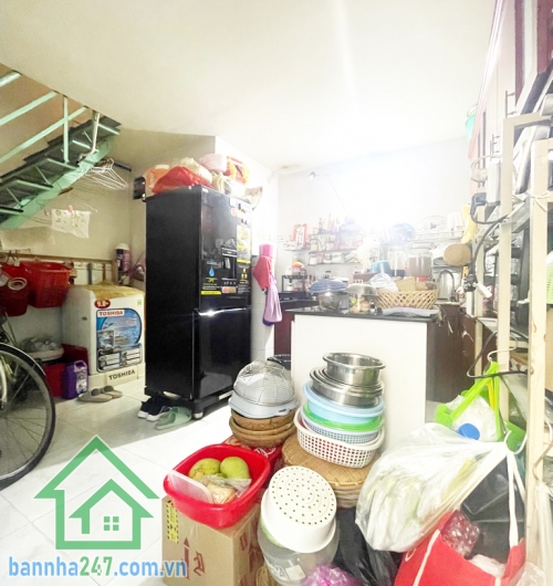 CHỈ 4.6 TỶ – NHÀ LÔ GÓC 2 MẶT HẺM 4M – TÂN PHÚ – 50M² – VỪA Ở VỪA KHAI THÁC CHO THUÊ * Diện tích: 4.1 x 12m, vuông vức. * Kết cấu: trệt, lửng, gồm 3PN, 3WC.