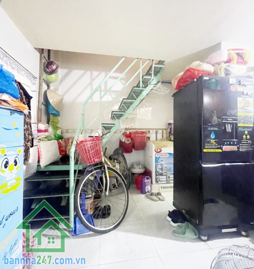 CHỈ 4.6 TỶ – NHÀ LÔ GÓC 2 MẶT HẺM 4M – TÂN PHÚ – 50M² – VỪA Ở VỪA KHAI THÁC CHO THUÊ * Diện tích: 4.1 x 12m, vuông vức. * Kết cấu: trệt, lửng, gồm 3PN, 3WC.