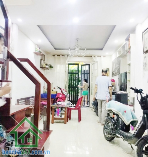 CHỈ 4.65 TỶ - GÒ DẦU – TÂN QUÝ – TÂN PHÚ – NHÀ 2 TẦNG, DT 45M2  Kết cấu: 1 trệt, 1 lầu, 2 phòng ngủ, 2 WC, phòng khách, bếp đầy đủ công năng. Nhà nằm gần AEON. . 
