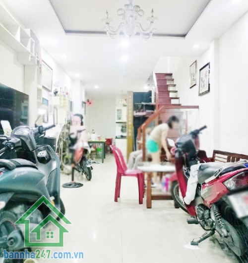CHỈ 4.65 TỶ - GÒ DẦU – TÂN QUÝ – TÂN PHÚ – NHÀ 2 TẦNG, DT 45M2  Kết cấu: 1 trệt, 1 lầu, 2 phòng ngủ, 2 WC, phòng khách, bếp đầy đủ công năng. Nhà nằm gần AEON. . 