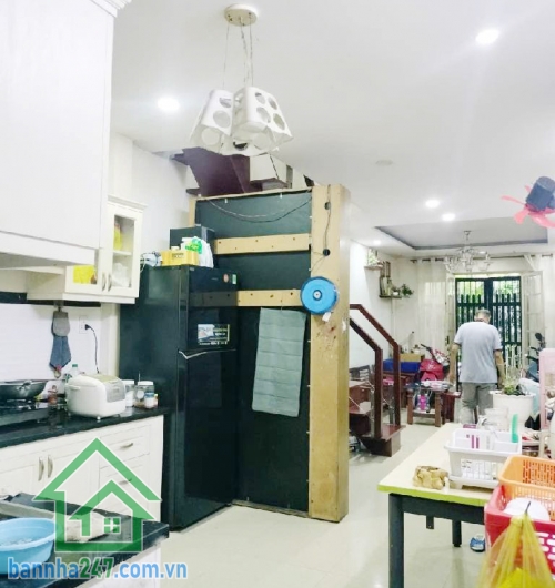 CHỈ 4.65 TỶ - GÒ DẦU – TÂN QUÝ – TÂN PHÚ – NHÀ 2 TẦNG, DT 45M2  Kết cấu: 1 trệt, 1 lầu, 2 phòng ngủ, 2 WC, phòng khách, bếp đầy đủ công năng. Nhà nằm gần AEON. . 