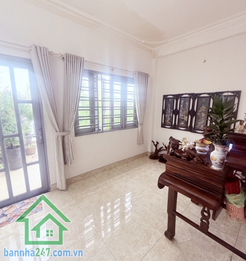 CHỈ 6,4 TỶ - BÁN NHÀ HẺM XE HƠI LÊ VĂN QUỚI – DIỆN TÍCH 60M2 – 4PN – 5WC – Diện tích: 4 x 15m vuông vức, công nhận đủ. Kết cấu: 1 trệt, 2 lầu, sân thượng, gồm 4pn + 5wc