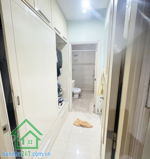 CẦN BÁN NHÀ SIÊU PHẨM 5 TẦNG – NGANG 4x16 – ĐƯỜNG NHỰA 8M – NGAY NGUYỄN SƠN – TRUNG TÂM TÂN PHÚ – CHỈ 9.9 TỶ Đường trước nhà nhựa 8m, xe tải tránh thoải mái,  thông ra Nguyễn Sơn, Luỹ Bán Bích, Bàu Cát – Tân Bình.