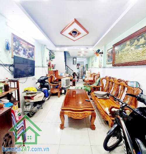 CHỈ 5.2 TỶ - NHÀ 3 MẶT HẺM THÔNG - 2 TẦNG BTCT - ĐANG CÓ DÒNG TIỀN 10TR/THÁNG Diện tích hiện trạng 43m2, công nhận 37m2. Sổ hồng riêng, hoàn công đầy đủ.  Mob 0933 144 037 