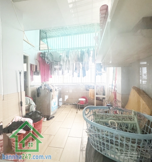 CẦN BÁN NHÀ SIÊU PHẨM 5 TẦNG – NGANG 4x16 – ĐƯỜNG NHỰA 8M – NGAY NGUYỄN SƠN – TRUNG TÂM TÂN PHÚ – CHỈ 9.9 TỶ Đường trước nhà nhựa 8m, xe tải tránh thoải mái,  thông ra Nguyễn Sơn, Luỹ Bán Bích, Bàu Cát – Tân Bình.