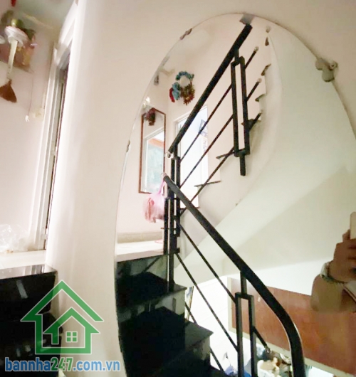 CHỈ 5 TỶ – NHÀ 4 TẦNG BTCT – HẺM 3 GÁC – LÊ TRỌNG TẤN – 4PN RỘNG – 5WC Kết cấu: 1 trệt 3 lầu + sân thượng – 4 phòng ngủ rộng – 5 WC – bếp – phòng khách – sân phơi riêng biệt 