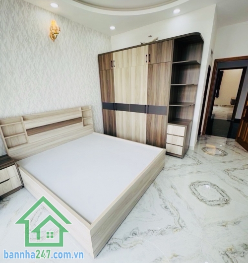 CHỈ 7.7 TỶ – NHÀ MỚI 5 TẦNG – KHU PHÂN LÔ DÂN TRÍ – GẦN AEON MALL BÌNH TÂN Diện tích đẹp, nhà mới toanh, 5 tầng kiên cố. Gồm 5 phòng ngủ vệ sinh khép kín, nội thất cao cấp do chủ tự xây để ở.