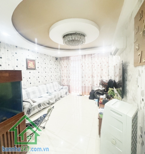CẦN BÁN NHÀ SIÊU PHẨM 5 TẦNG – NGANG 4x16 – ĐƯỜNG NHỰA 8M – NGAY NGUYỄN SƠN – TRUNG TÂM TÂN PHÚ – CHỈ 9.9 TỶ Đường trước nhà nhựa 8m, xe tải tránh thoải mái,  thông ra Nguyễn Sơn, Luỹ Bán Bích, Bàu Cát – Tân Bình.