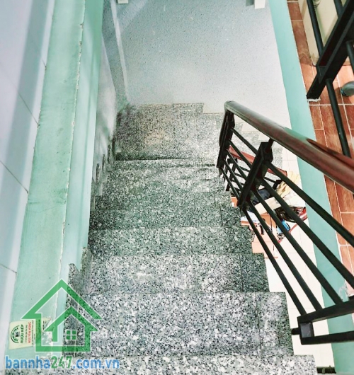 CHỈ 5.2 TỶ - NHÀ 3 MẶT HẺM THÔNG - 2 TẦNG BTCT - ĐANG CÓ DÒNG TIỀN 10TR/THÁNG Diện tích hiện trạng 43m2, công nhận 37m2. Sổ hồng riêng, hoàn công đầy đủ.  Mob 0933 144 037 
