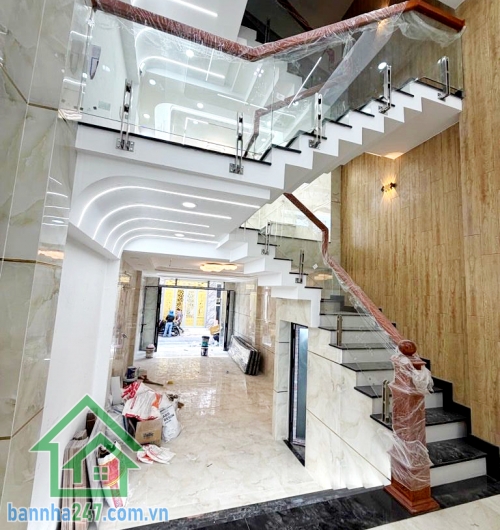 HẺM XE TẢI 7M THÔNG - GẦN BỐN XÃ GIÁP TÂN PHÚ – DT: 64m² (4.2 x 15)m – 6 TẦNG KIÊN CỐ - 5 PN – 5 WC - CHỈ 8,7 TỶ  Nhà cao tầng hiếm – full nội thất – khu VIP Hương Lộ 2!