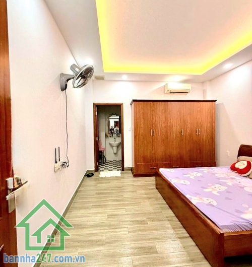 CHỈ 15 TỶ - HẺM XE TẢI - NHÀ ĐẸP 5 TẦNG – NGHĨA PHÁT P. TÂN SƠN NHẤT – KHU DÂN CƯ ĐỒNG BỘ CAO CẤP - 6 PN - 7 WC * Diện tích: 3,9 x 20m, nở hậu 4,3m – phong thủy đẹp * Kết cấu: 1 trệt 3 lầu sân thượng * Công năng: 6 PN – 7 WC