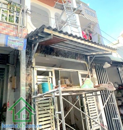 CHỈ 4,1 TỶ - SIÊU PHẨM MỚI XÂY – 3 LẦU BTCT – HXH ĐƯỜNG CHIẾN LƯỢC – NHÀ ĐẸP VÀO Ở NGAY - 3 PN – 2 WC • Diện tích: 3m x 10m • Kết cấu: 3 tầng BTCT kiên cố 
