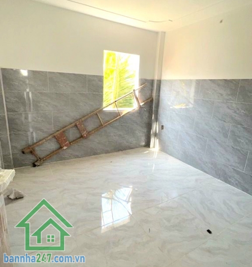 CHỈ 4,1 TỶ - SIÊU PHẨM MỚI XÂY – 3 LẦU BTCT – HXH ĐƯỜNG CHIẾN LƯỢC – NHÀ ĐẸP VÀO Ở NGAY - 3 PN – 2 WC • Diện tích: 3m x 10m • Kết cấu: 3 tầng BTCT kiên cố 