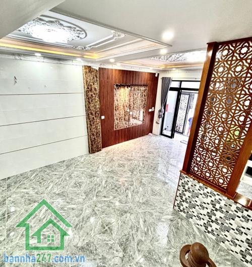 CHỈ 6,05 TỶ - HẺM ĐẸP NHẤT LÊ VĂN QUỚI - Ô TÔ ĐẬU CỬA 5M - SÁT MẶT TIỀN - NHÀ 2 LẦU BTCT - DT: 57M² (6 x 9,5)M - 2PN - 3WC