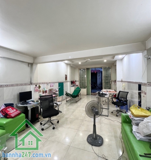 CHỈ 4,5 TỶ (TL) - BÁN GẤP NHÀ 3 TẦNG CHIẾN LƯỢC - SÁT KHU TÊN LỬA - HẺM XE HƠI 5M - 55M² - 3PN - 2WC