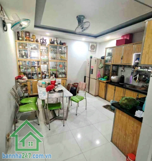 CHỈ 9,4 TỶ - MT HẺM 8M XE TẢI THÔNG - DT: 72M² (4 x 18)M - 4 TẦNG HOÀN CÔNG - VÀI BƯỚC RA THOẠI NGỌC HẦU - KINH DOANH ĐA NGÀNH NGHỀ - 4PN - 4WC