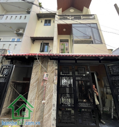 CHỈ 6,8 TỶ - HẺM 4M THÔNG – GIÁP TÂN PHÚ - DT: 65.5M² - NHÀ 3 TẦNG BTCT – (6,75 x 9,47)M – GẦN NGÃ TƯ BỐN XÃ - 4PN KHÉP KÍN - 5 WC