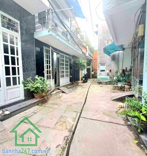 CHỈ 5,2 TỶ – KHU CHỢ VẢI TÂN PHÚ – 3 TẦNG – XE HƠI ĐỖ CỔNG – 32M² – HI.ẾM NH.À B.ÁN