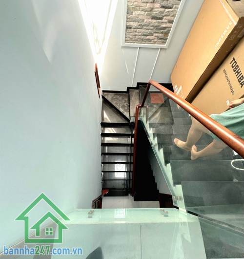 CHỈ 7,6 TỶ – SIÊU PHẨM QUANG TRUNG - GÒ VẤP – NGAY E.MART – HẺM Ô TÔ – 4 TẦNG – 5PN - 6WC – DTSD 178M²
