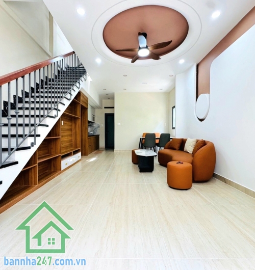 CHỈ 6,18 TỶ – TÂN BÌNH GIÁP QUẬN 10 – LÔ GÓC – HẺM THÔNG – NGANG 4,3M – 42M² – 3PN - 3WC