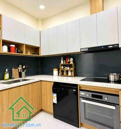 CHỈ 4,95 TỶ – HXH ĐỖ CỬA – NHÀ MỚI 2 TẦNG – GẦN 30M² – NỞ HẬU 4,4M – HOÀN CÔNG