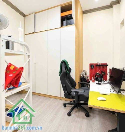 CHỈ 4,95 TỶ – HXH ĐỖ CỬA – NHÀ MỚI 2 TẦNG – GẦN 30M² – NỞ HẬU 4,4M – HOÀN CÔNG