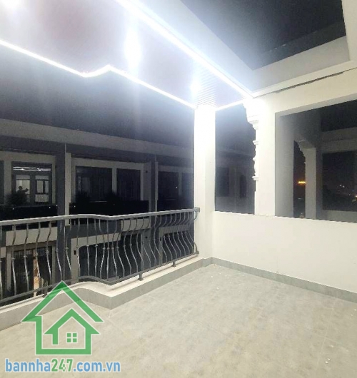 CHỈ 7,6 TỶ – NHÀ 5 TẦNG – NGANG 4,3M – 6 PHÒNG NGỦ – HẺM XE HƠI – GẦN BỆNH VIỆN BÌNH TÂN
