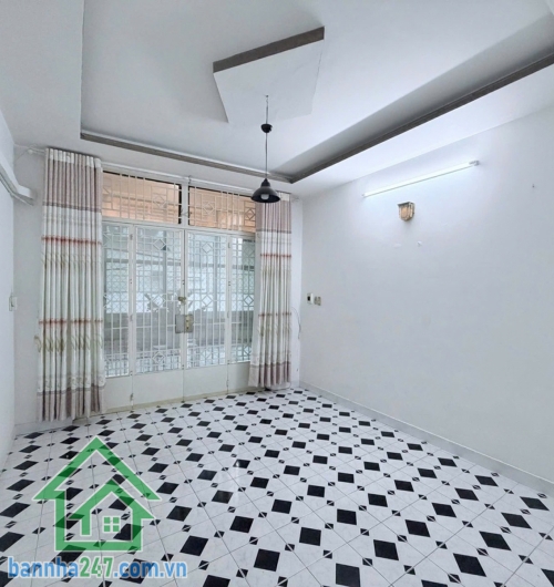 CHỈ 4,98 TỶ – NHÀ 3 TẦNG – 3 PHÒNG NGỦ – 32M² VUÔNG VỨC – GẦN NGÃ TƯ BẢY HIỀN - 3PN - 3WC