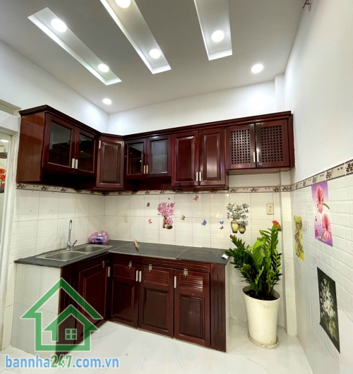 HẺM XE TẢI THÔNG – GẦN TÂN PHÚ - 3 TẦNG – 32,5M² (4 x 8,03) – 3 PN – SỔ MỚI 2026 - NHỈNH 3 T.Ỷ