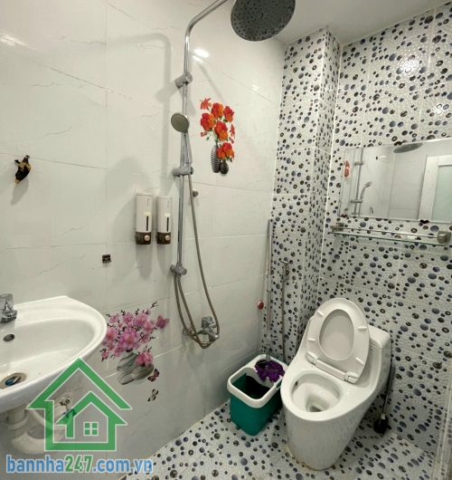 HẺM XE TẢI THÔNG – GẦN TÂN PHÚ - 3 TẦNG – 32,5M² (4 x 8,03) – 3 PN – SỔ MỚI 2026 - NHỈNH 3 T.Ỷ