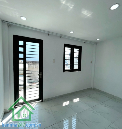 HẺM XE TẢI THÔNG – GẦN TÂN PHÚ - 3 TẦNG – 32,5M² (4 x 8,03) – 3 PN – SỔ MỚI 2026 - NHỈNH 3 T.Ỷ