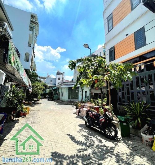 HẺM XE TẢI THÔNG – GẦN TÂN PHÚ - 3 TẦNG – 32,5M² (4 x 8,03) – 3 PN – SỔ MỚI 2026 - NHỈNH 3 T.Ỷ