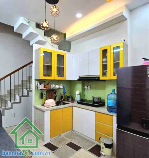 CHỈ 6,1 TỶ – NHÀ 4 TẦNG – HẺM XE TẢI 5M – SÁT MẶT TIỀN LẠC LONG QUÂN – 32M² 