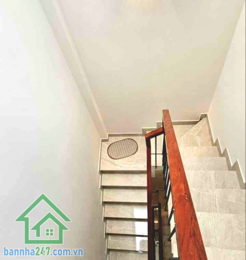 CHỈ 6,1 TỶ – NHÀ 4 TẦNG – HẺM XE TẢI 5M – SÁT MẶT TIỀN LẠC LONG QUÂN – 32M² 