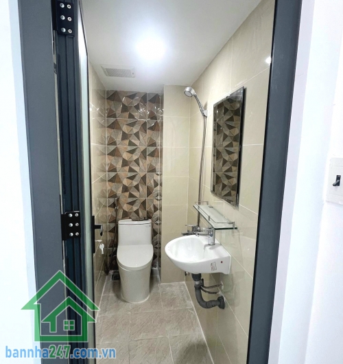 CHỈ 10,5 TỶ – NHÀ LÊ VĂN SỸ – HẺM XE HƠI ĐỖ CỬA – 4 PN – 5 WC