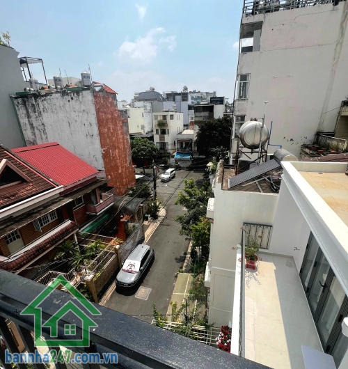 CHỈ 10,5 TỶ – NHÀ LÊ VĂN SỸ – HẺM XE HƠI ĐỖ CỬA – 4 PN – 5 WC