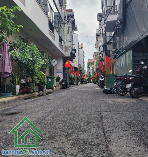 CHỈ NHỈNH 8 TỶ – NHÀ NGANG 5M – 4 TẦNG BTCT – HẺM XE HƠI 6M, CHẾ LAN VIÊN, TÂN PHÚ * DT: 5 x 15m vuông vức. * Nhà đẹp 4 tầng: 4PN, 3WC, ban công, phòng thờ, sân thượng.