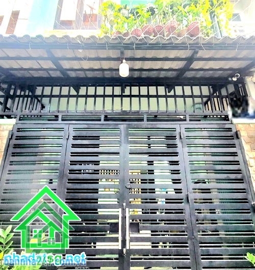 CHỈ 6,85 TỶ (BL) – NHÀ ĐẸP HẺM 4M – NGAY BỆNH VIỆN TÂN PHÚ – SÁT ĐẠI HỌC VĂN HIẾN. DT: 64m² - 4PN, 4WC. DT: (3,8 x 17)m – Kết cấu BTCT 3 tầng (trệt + Lầu + ST) – gồm 4PN, 4WC, phòng khách, bếp. Ngay Bệnh viện Tân Phú, sát Trường Đại học Văn Hiến. Chỉ vài 