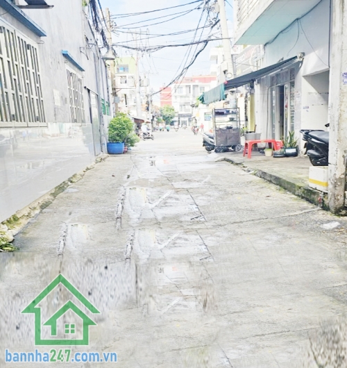CHỈ 3,1 TỶ – NHÀ 2 TẦNG TRUNG TÂM TÂN PHÚ – DT: 32M2 - ĐANG CHO THUÊ 6TR/THÁNG – NGÂN HÀNG HỖ TRỢ VAY HƠN 2 TỶ Kết cấu: 2 Tầng (1 trệt 1 lầu), gồm 2PN, bếp, WC