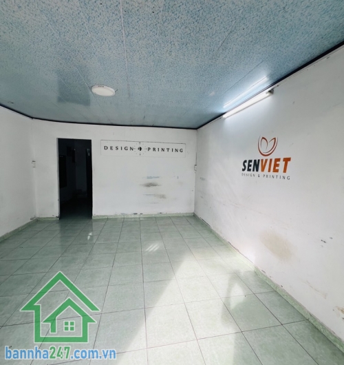 GÓC 2 MẶT TIỀN – HẺM XE HƠI ÂU CƠ – TÂN BÌNH – 62M² – CHỈ 4,99 TỶ Vị trí vàng: Giữa Lũy Bán Bích và Âu Cơ – hẻm xe hơi 1 sẹc, góc 2 mặt tiền cực thoáng. Hẻm đang tráng nhựa.