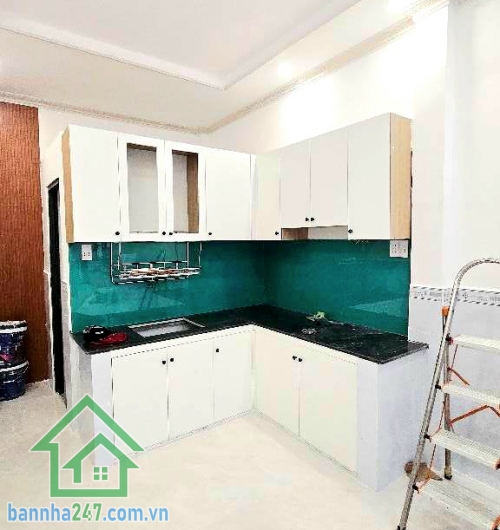 CHỈ 3,75 TỶ – NHÀ MỚI Ở NGAY – HẺM XE HƠI – BÌNH HƯNG HÒA, BÌNH TÂN - 2 PN - 2 WC Diện tích: 30m² (3 x 10m) Diện tích sử dụng: 57,6m² Kết cấu: 1 trệt + 1 lầu